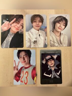 Set of 5 OFFICIAL I.N of Stray Kids photocards (set # 5 )